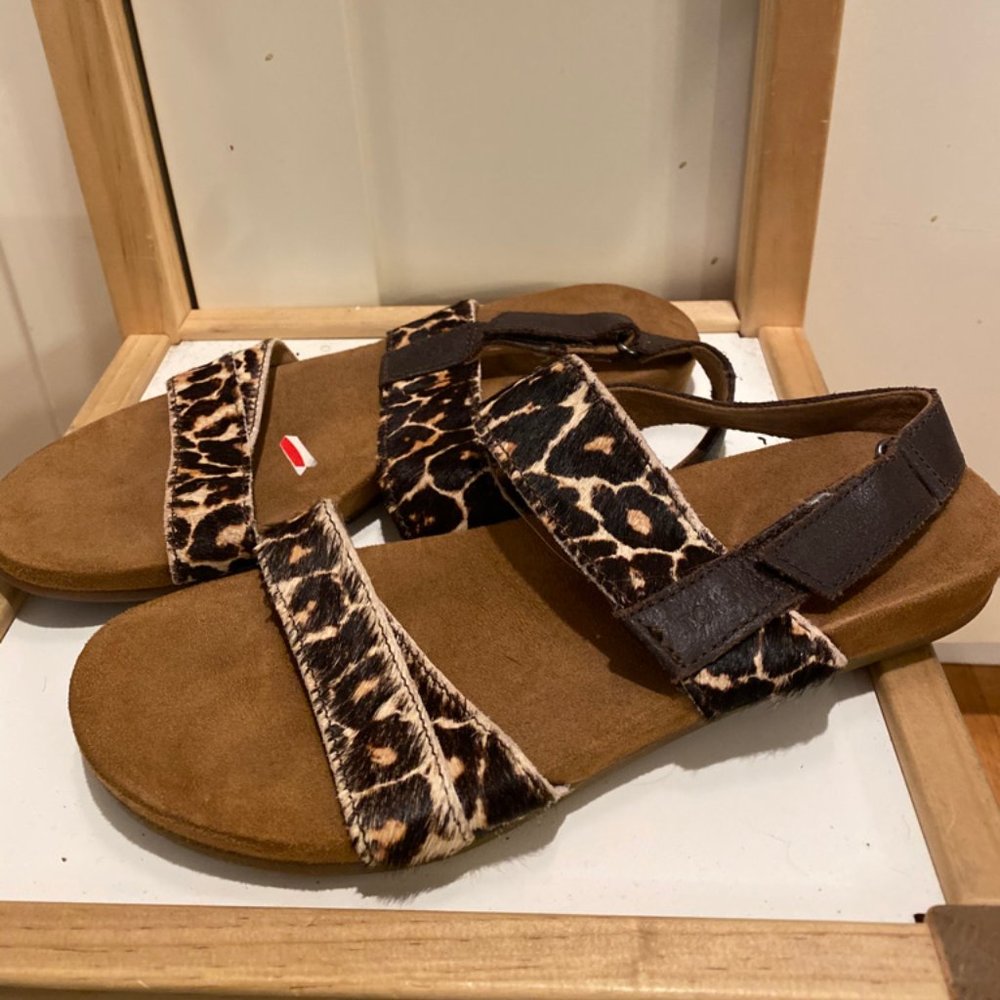 Toms Sandals Never Worn